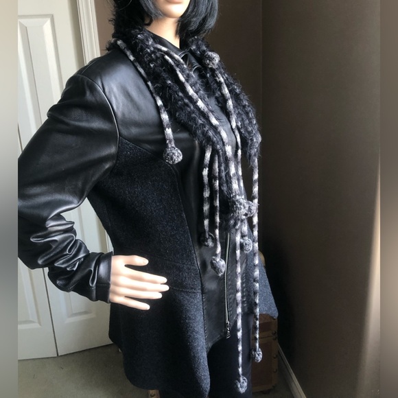 Soft Grey and Black Winter Scarf - pompous - Picture 4 of 5